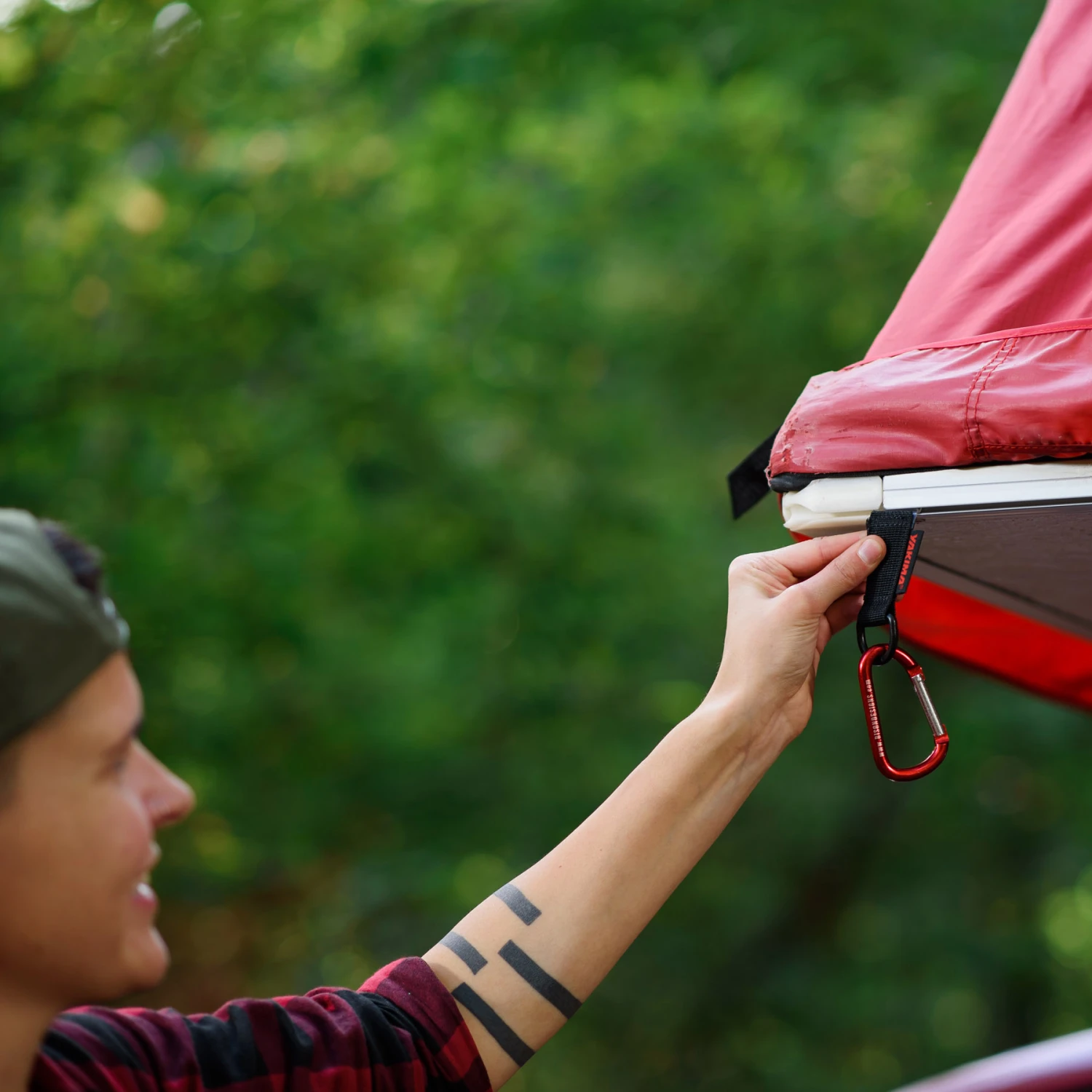 Yakima SkyHooks - Carabiner Pack Of 4 3 Yakima SkyHooks - Carabiner Pack Of 4 - Image 3